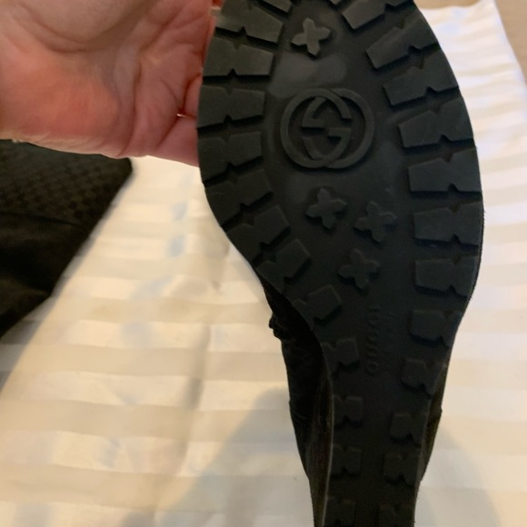 NEW! GUCCI LOGO NERO SUEDE WEDGE BOOTS! ❤️ - Picture 9 of 16